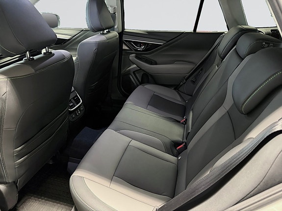Subaru Outback 13 of 24