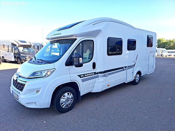 Adria MATRIX M 670SL Långbäddar, Taksäng, Cykelställ 4 of 17