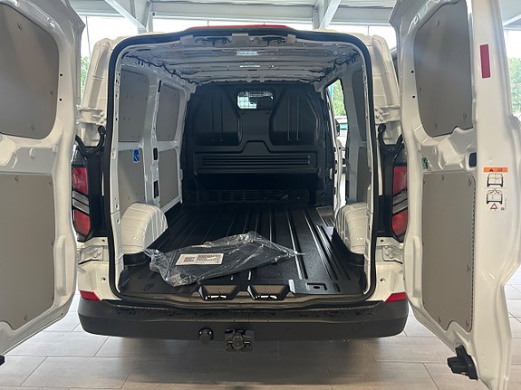 Ford Transit Custom 8 of 13