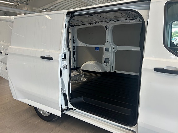 Ford Transit Custom 7 of 13