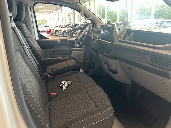 Ford Transit Custom 9 of 13
