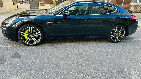 Porsche Panamera S 2 of 5