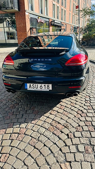 Porsche Panamera S 5 of 5