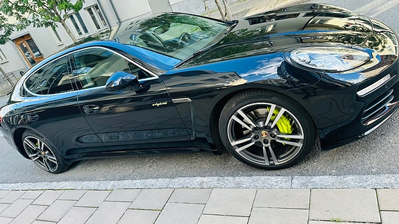 Porsche Panamera S 3 of 5