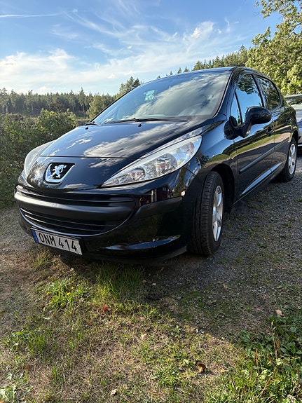 Peugeot 207 2 of 8