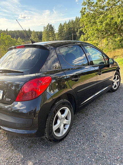 Peugeot 207 4 of 8