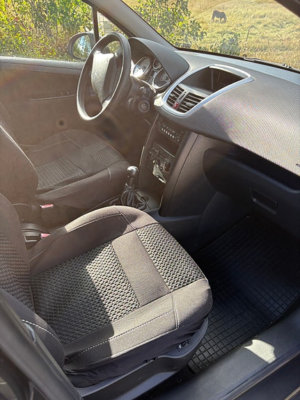 Peugeot 207 6 of 8