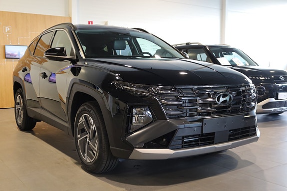 Hyundai Tucson 2 of 26