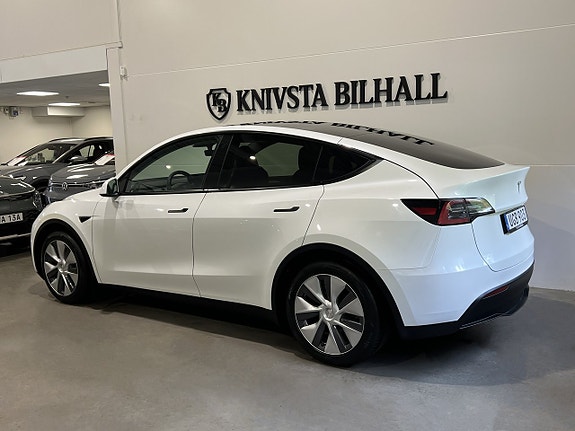 Tesla Model Y 2 of 29