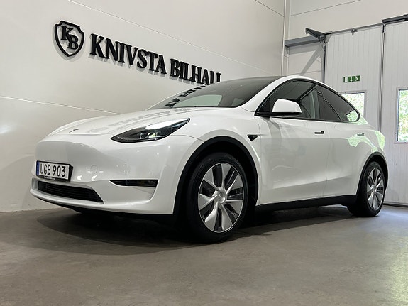 Tesla Model Y 26 of 29