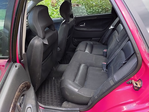 Volvo V40 10 of 12