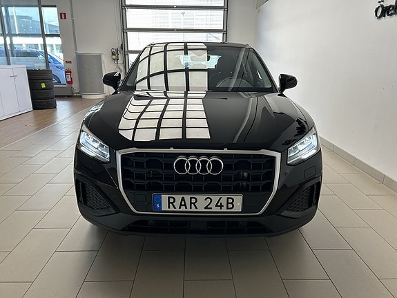 Audi Q2 2 of 20