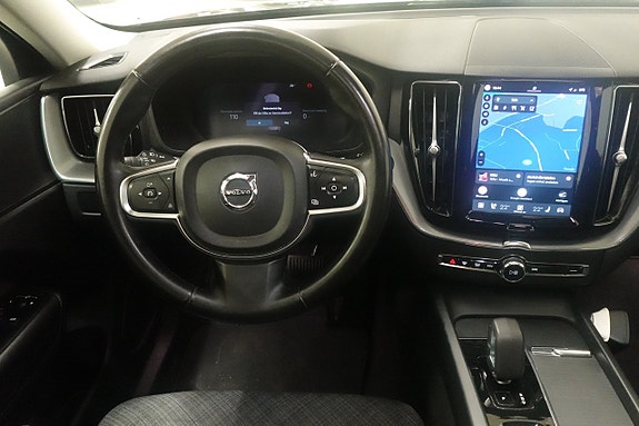 Volvo XC60 8 of 28
