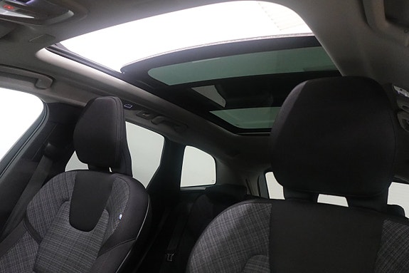 Volvo XC60 18 of 28