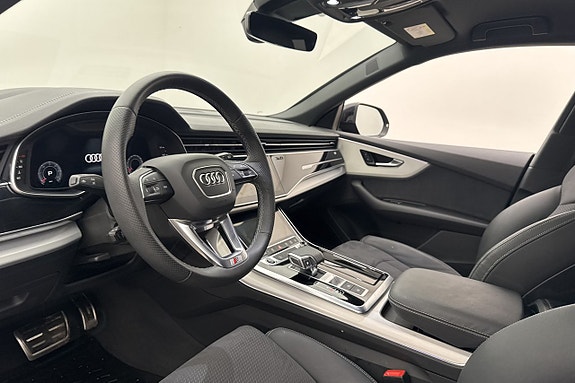 Audi Q8 11 of 30