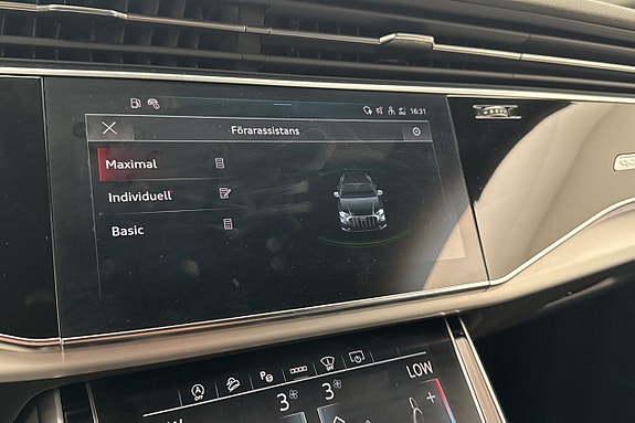 Audi Q8 30 of 30