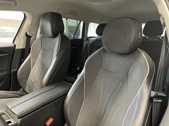 Volkswagen Passat 11 of 22