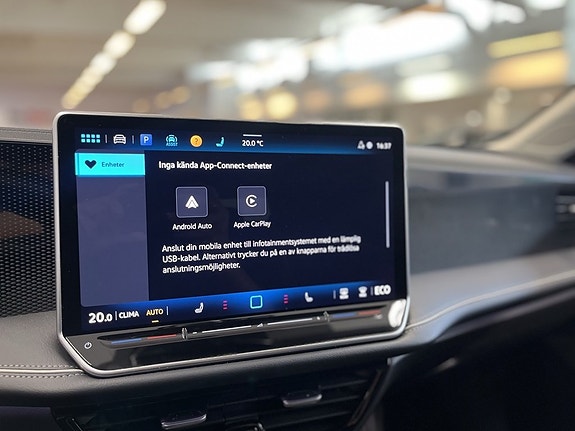Volkswagen Passat 16 of 22