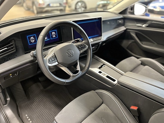 Volkswagen Passat 7 of 22