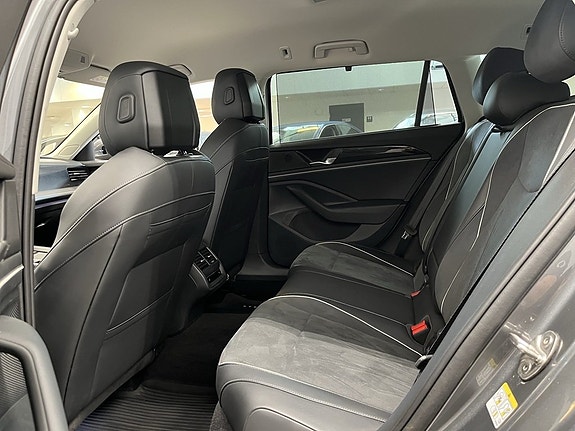 Volkswagen Passat 8 of 22