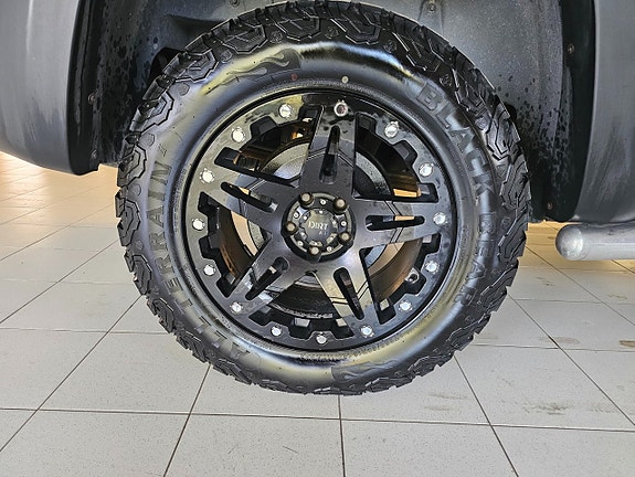 Volkswagen Amarok 8 of 8