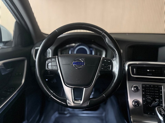 Volvo V60 Cross Country 16 of 24