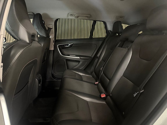 Volvo V60 Cross Country 13 of 24