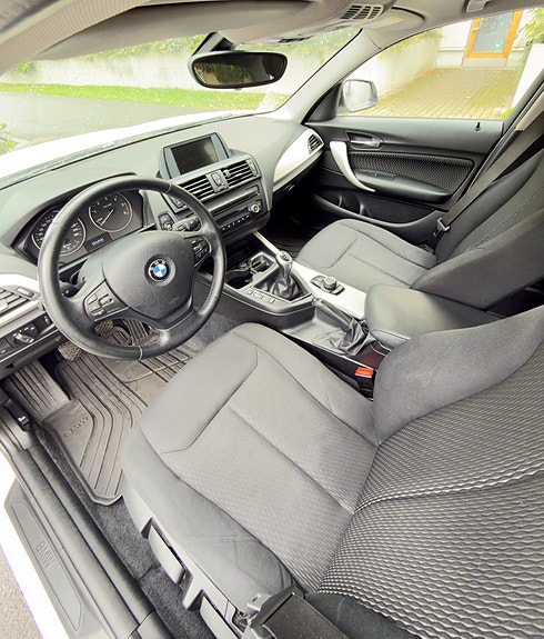 BMW 116d 5 of 7