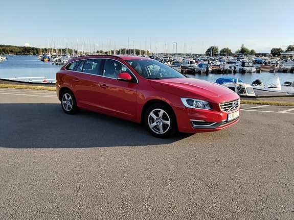 Volvo V60 2 of 4