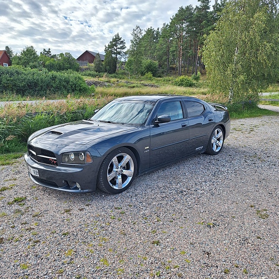 Dodge Charger 2 of 8