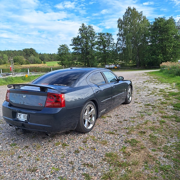 Dodge Charger 4 of 8