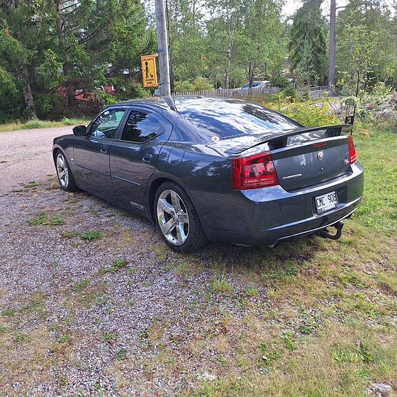 Dodge Charger 5 of 8