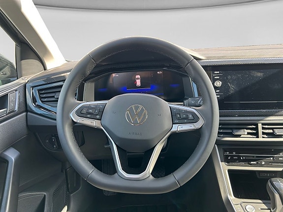 Volkswagen Polo 12 of 15