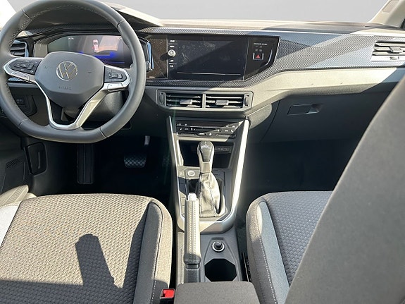 Volkswagen Polo 11 of 15