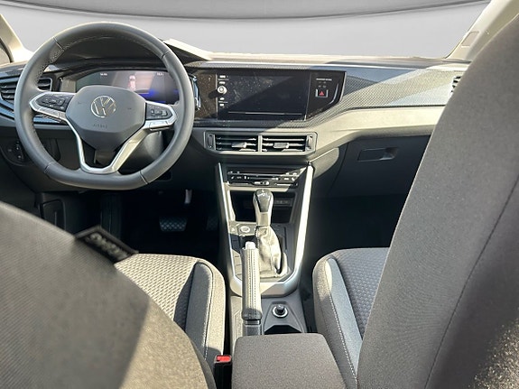 Volkswagen Polo 10 of 15