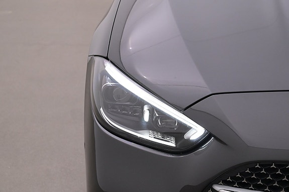 Mercedes-Benz C300 26 of 27