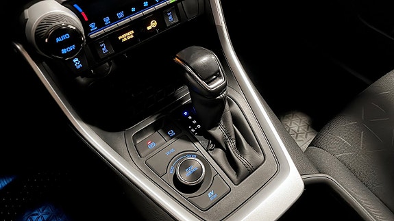 Toyota RAV4 14 of 14