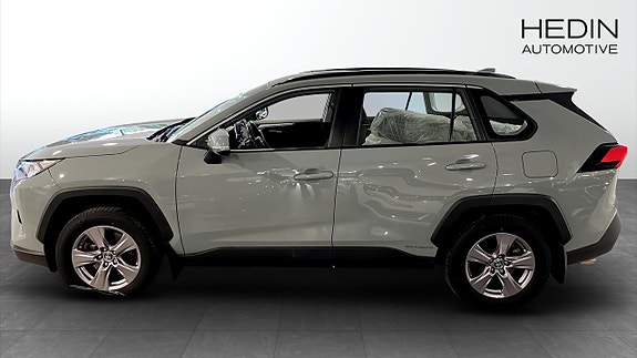 Toyota RAV4 6 of 14