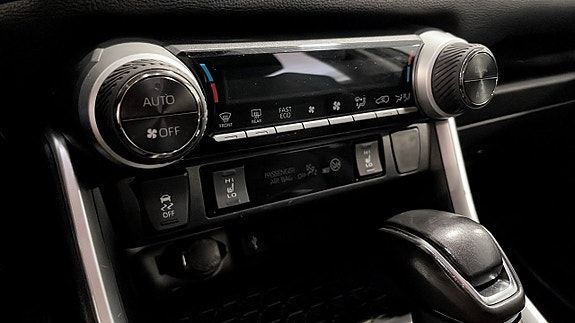 Toyota RAV4 10 of 14
