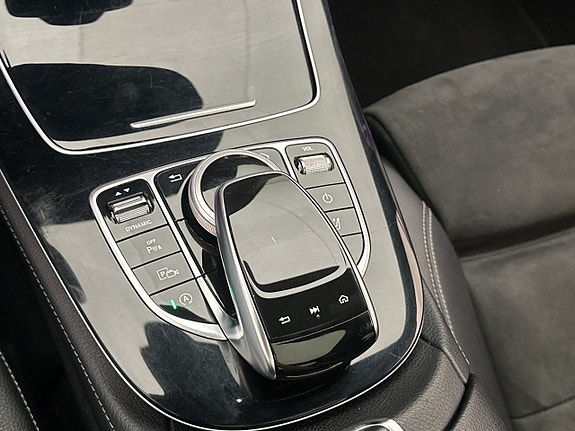 Mercedes-Benz E400 27 of 30