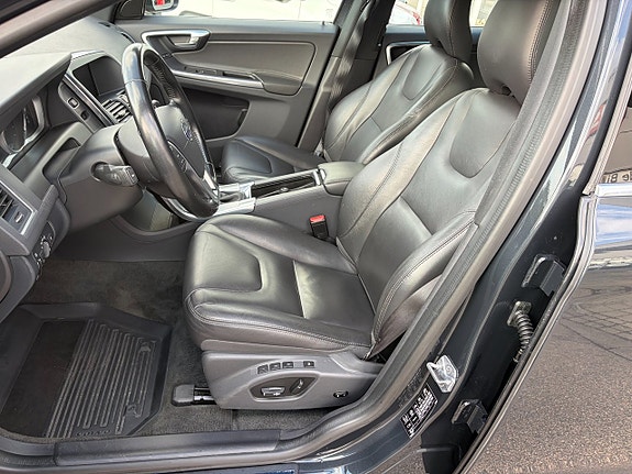 Volvo XC60 9 of 20