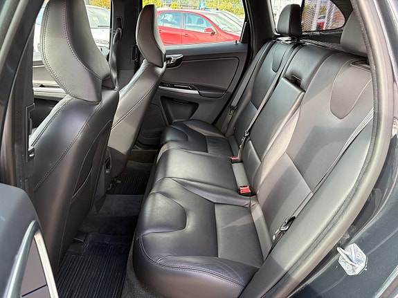 Volvo XC60 16 of 20