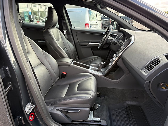 Volvo XC60 6 of 20