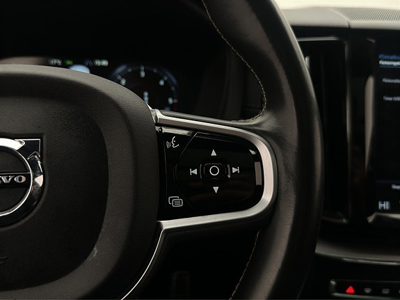 Volvo XC60 16 of 30