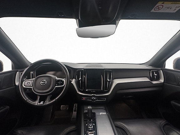 Volvo XC60 10 of 30
