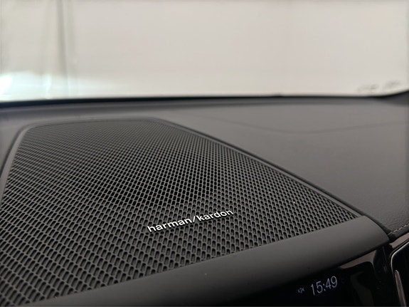 Volvo XC60 13 of 30