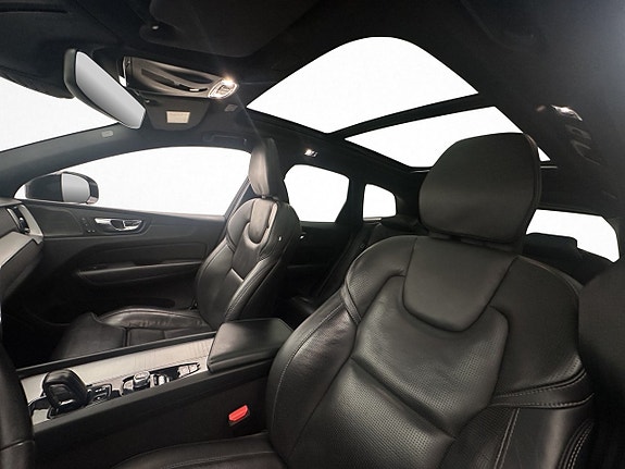 Volvo XC60 9 of 30