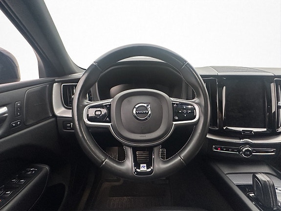 Volvo XC60 11 of 30