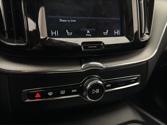 Volvo XC60 25 of 30