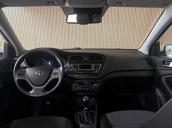 Hyundai i20 12 of 26
